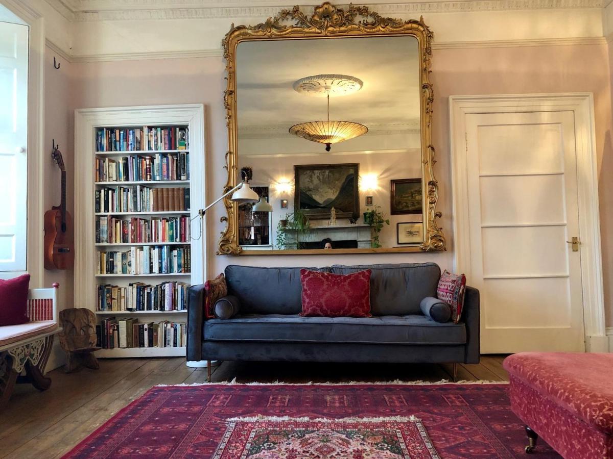 Central Apartment With Parking, Original Art And Antiques Edinburgh Dış mekan fotoğraf