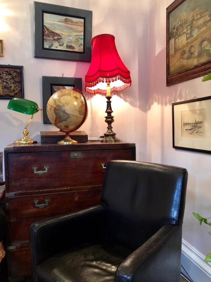 Central Apartment With Parking, Original Art And Antiques Edinburgh Dış mekan fotoğraf