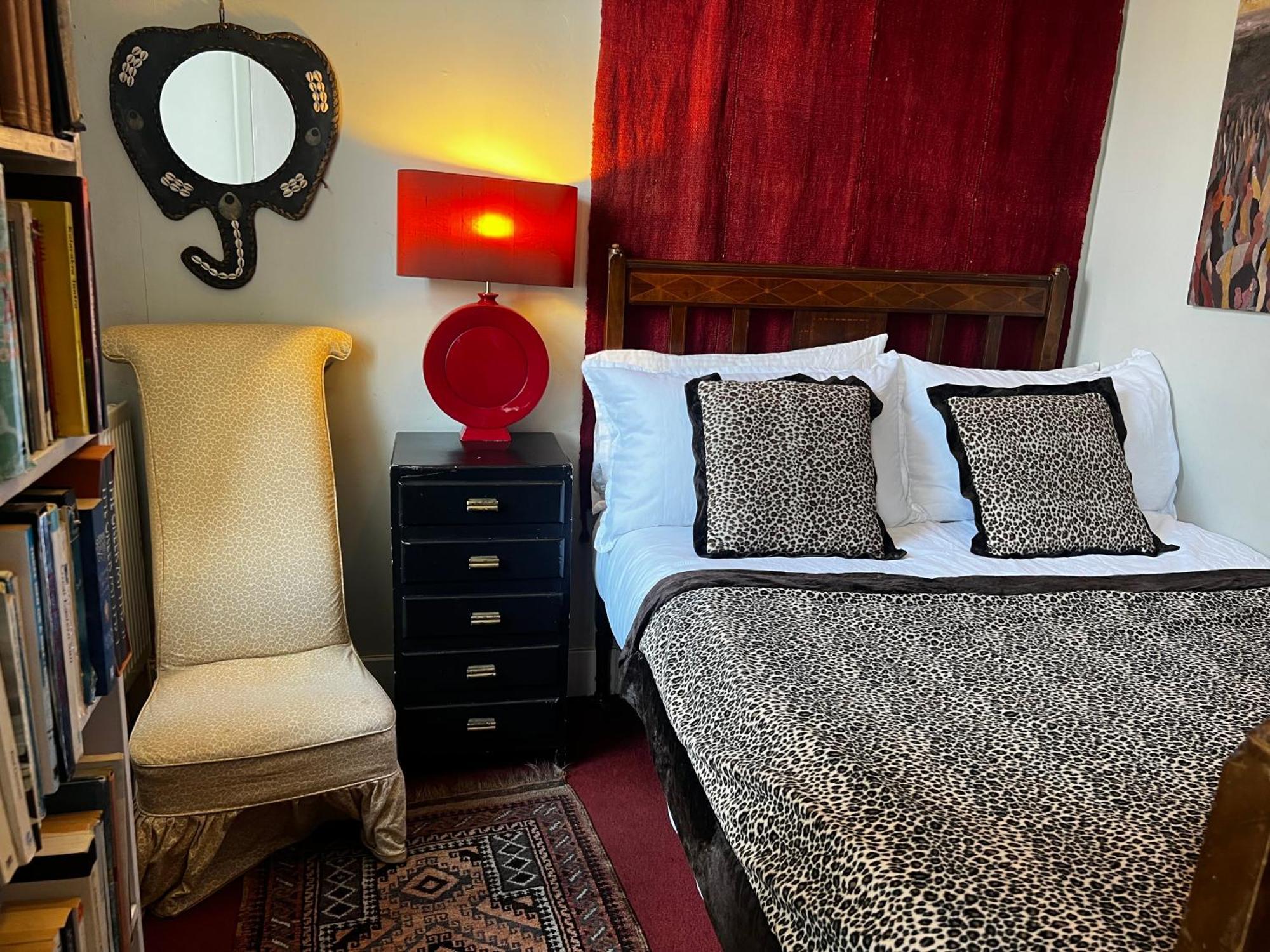 Central Apartment With Parking, Original Art And Antiques Edinburgh Dış mekan fotoğraf