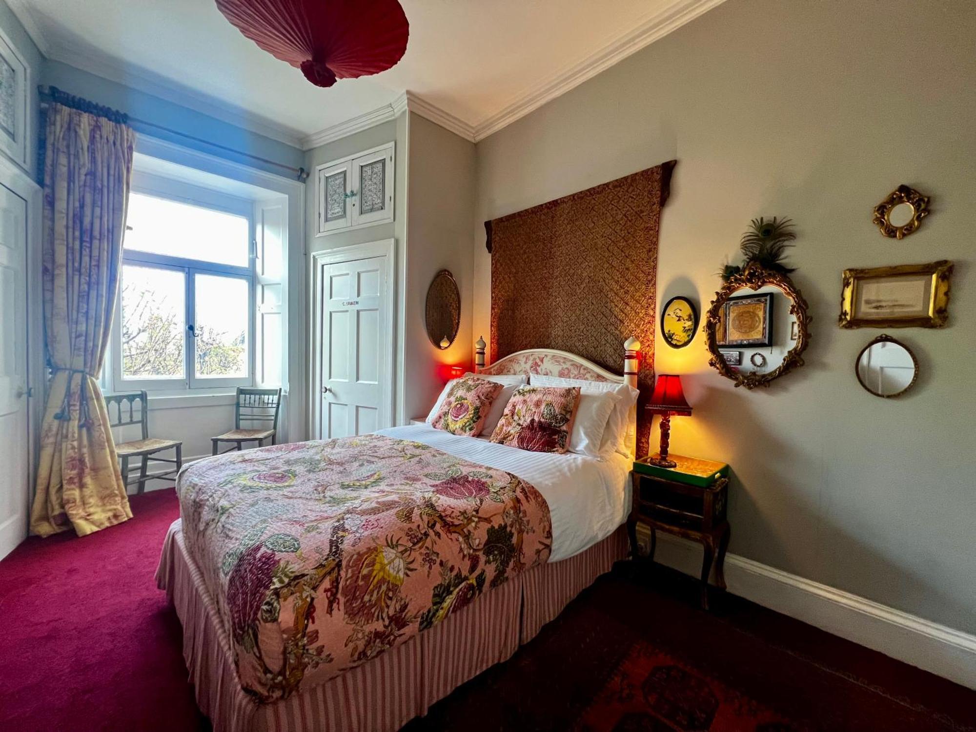 Central Apartment With Parking, Original Art And Antiques Edinburgh Dış mekan fotoğraf
