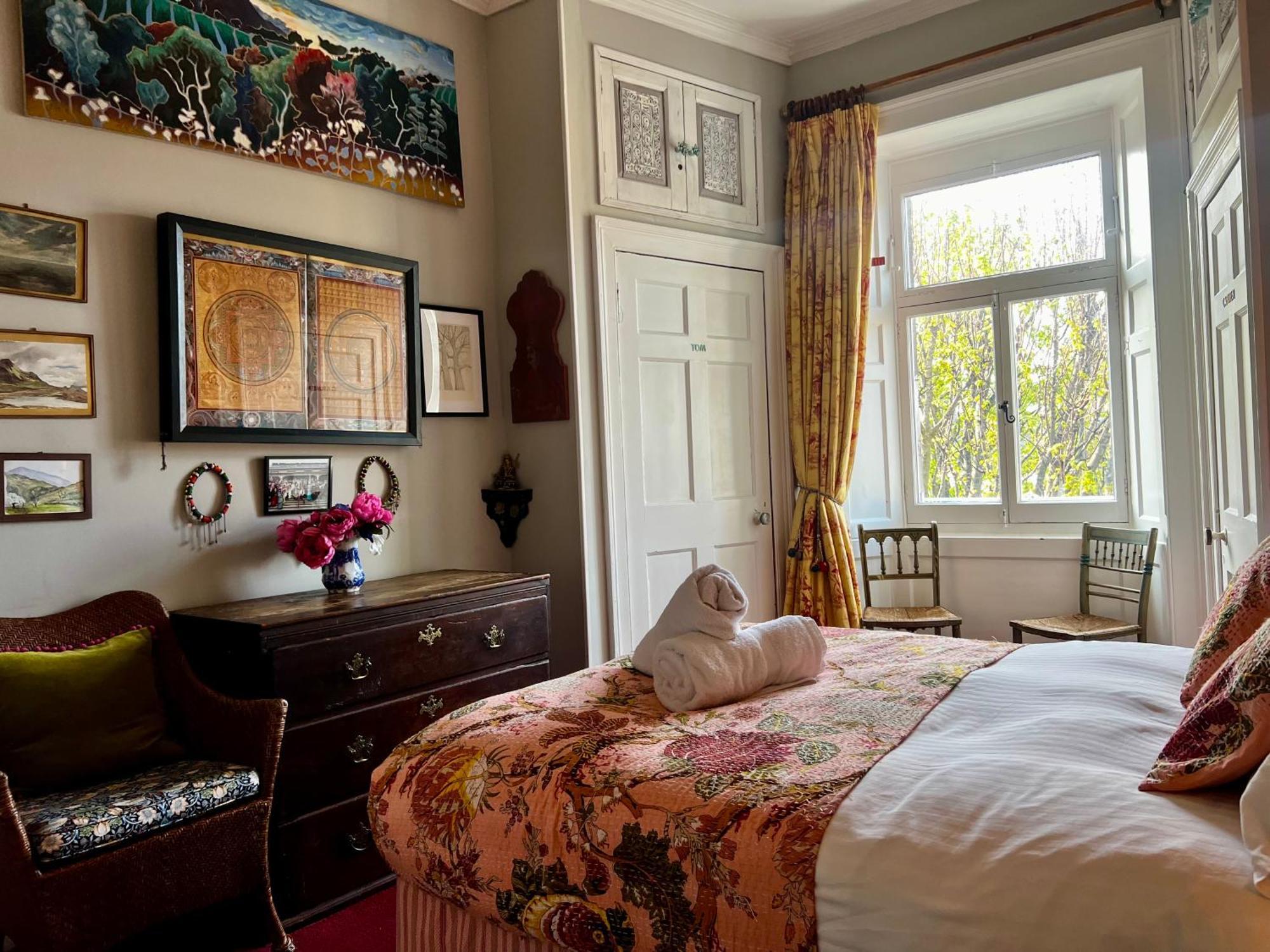 Central Apartment With Parking, Original Art And Antiques Edinburgh Dış mekan fotoğraf